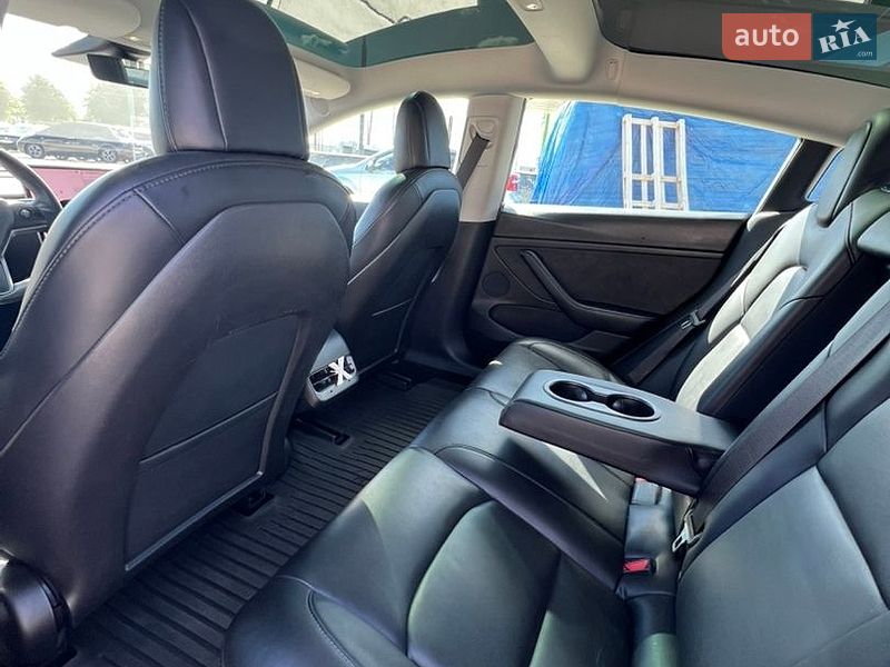 Седан Tesla Model 3 2021 в Білій Церкві