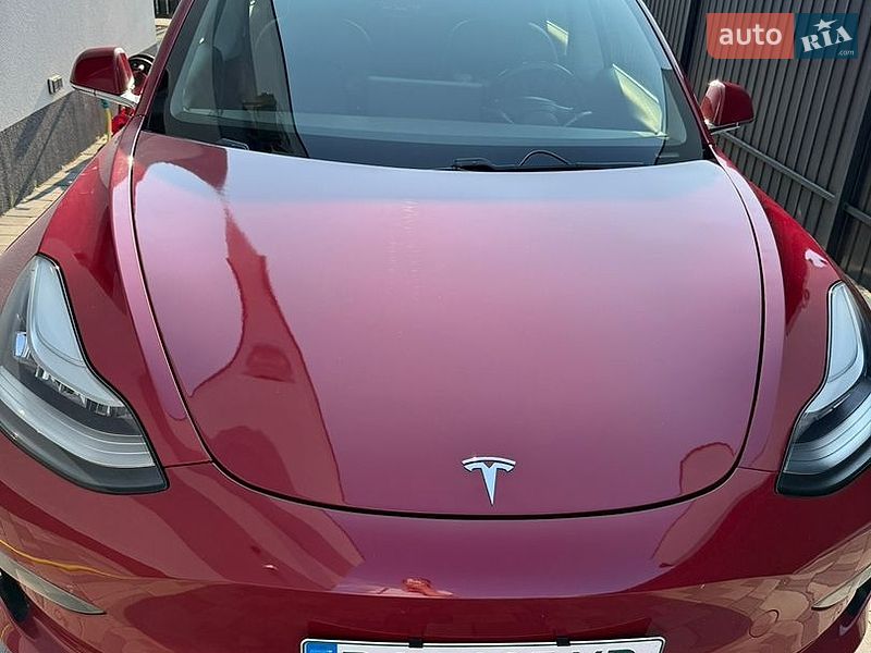 Седан Tesla Model 3 2019 в Луцке
