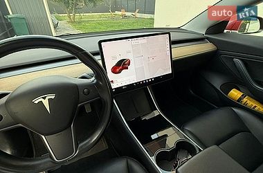 Седан Tesla Model 3 2019 в Луцке