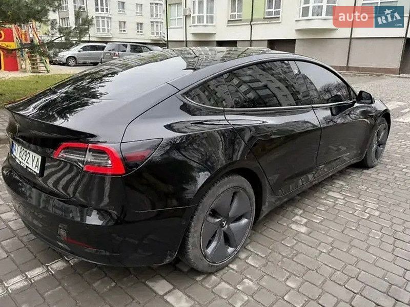 Седан Tesla Model 3 2018 в Львове