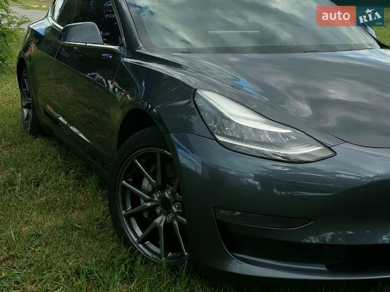 Tesla Model 3 2019