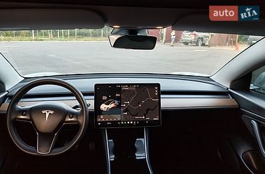 Седан Tesla Model 3 2020 в Киеве фото 13 Седан Tesla Model 3 2020 в Киеве