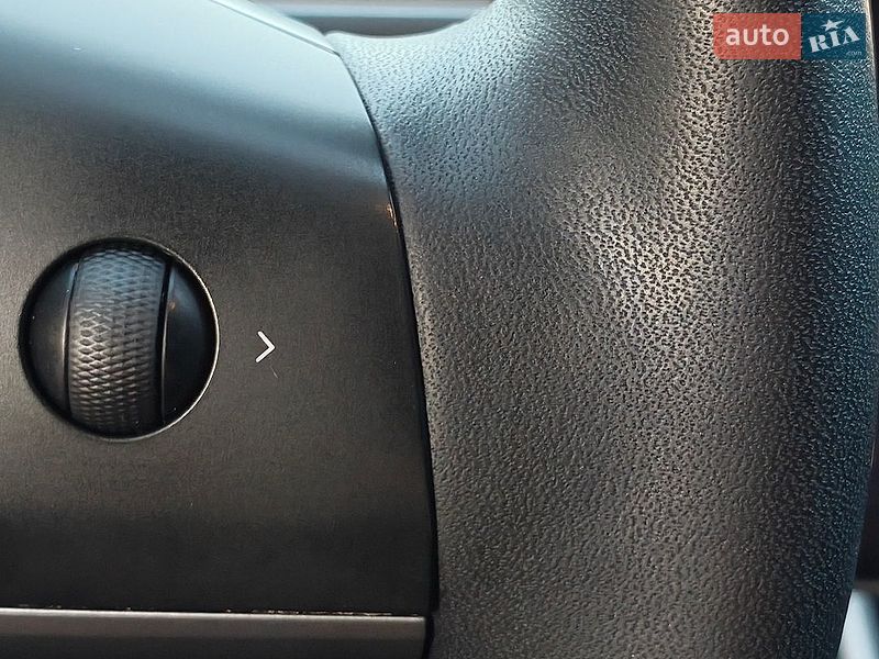 Седан Tesla Model 3 2020 в Киеве фото 18 Седан Tesla Model 3 2020 в Киеве