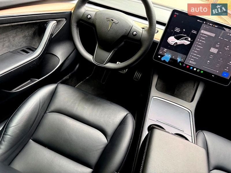 Седан Tesla Model 3 2021 в Хмельницком