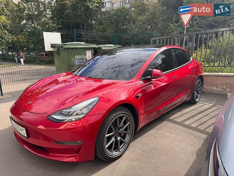 Седан Tesla Model 3 2020 в Киеве