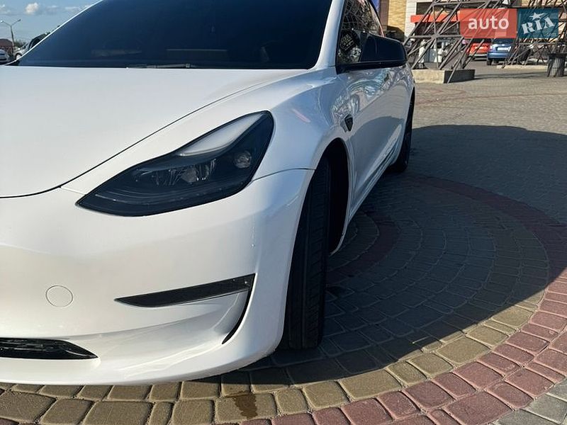 Седан Tesla Model 3 2022 в Харкові