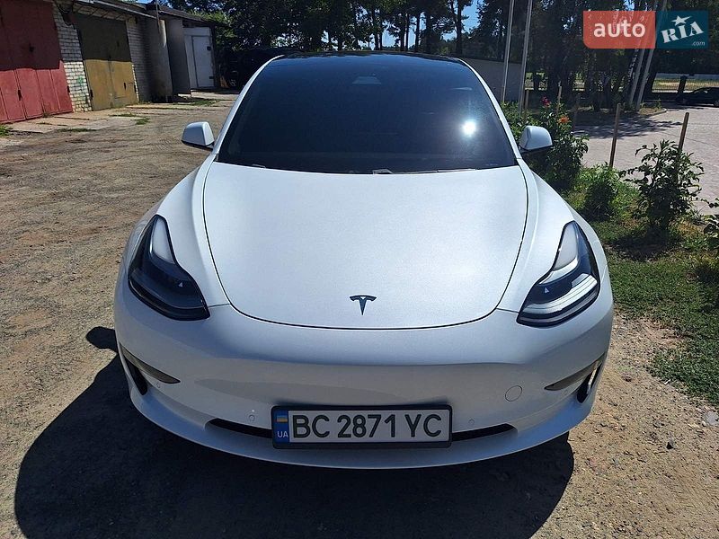 Tesla Model 3 2021