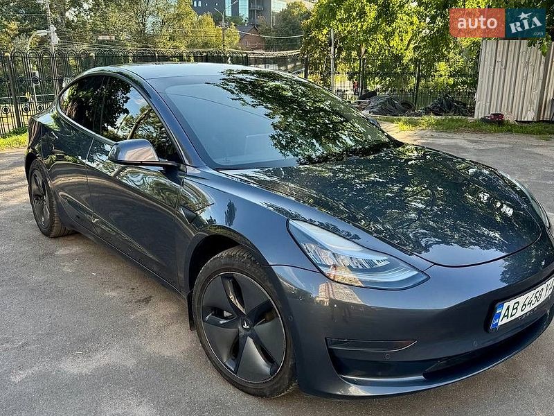 Tesla Model 3 2020