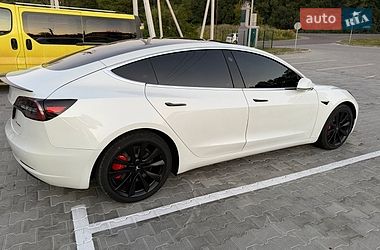 Седан Tesla Model 3 2019 в Львове