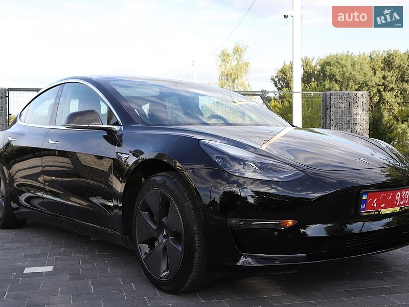 Седан Tesla Model 3 2018 в Дрогобыче