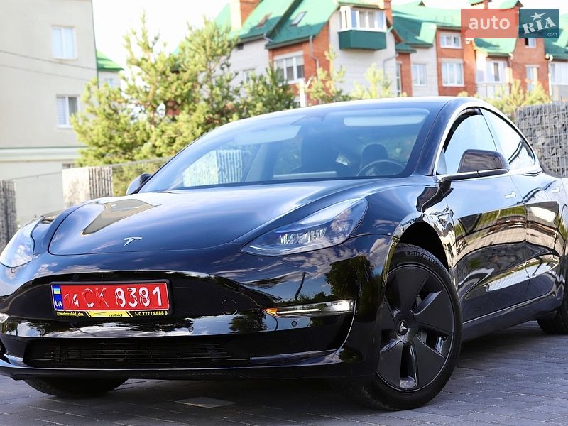 Седан Tesla Model 3 2018 в Дрогобыче