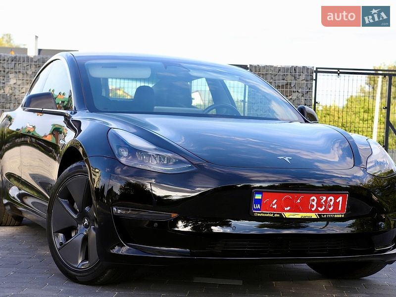 Седан Tesla Model 3 2018 в Дрогобыче