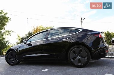 Седан Tesla Model 3 2018 в Дрогобыче