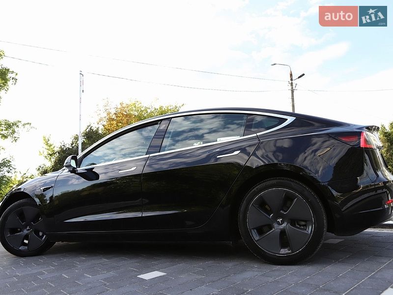 Седан Tesla Model 3 2018 в Дрогобыче