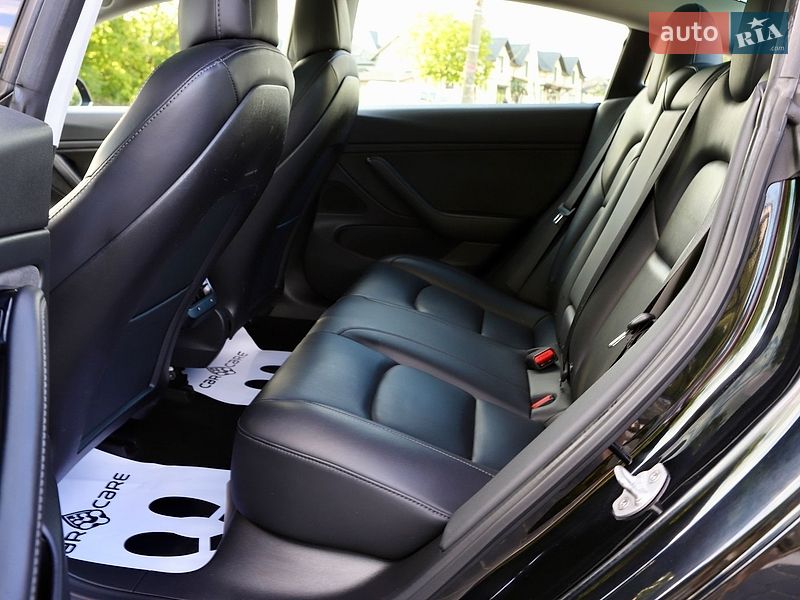 Седан Tesla Model 3 2018 в Дрогобыче