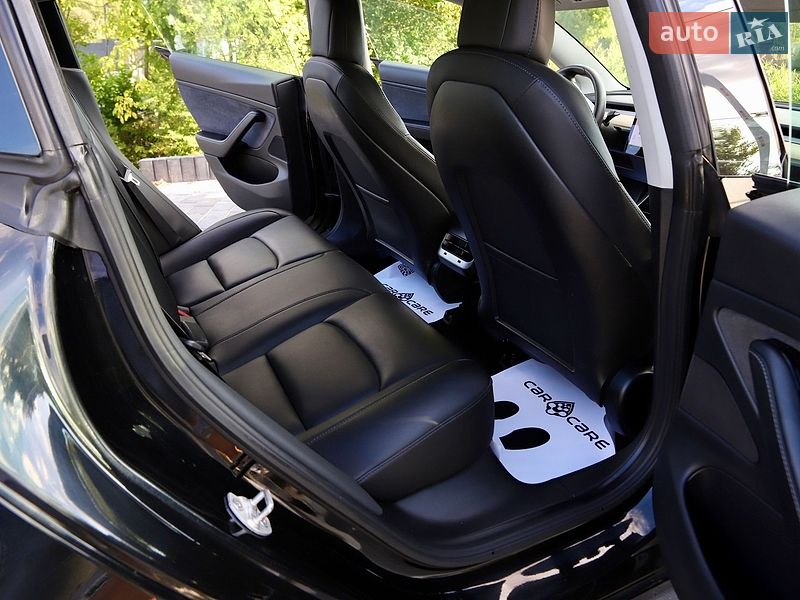 Седан Tesla Model 3 2018 в Дрогобыче