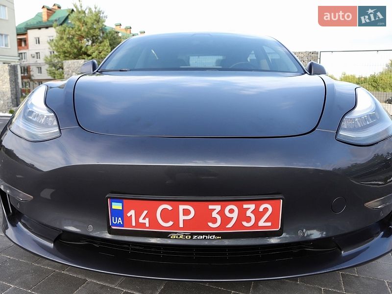 Седан Tesla Model 3 2018 в Дрогобыче