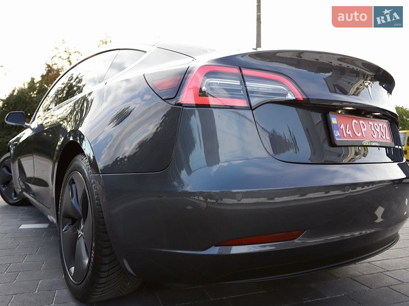 Седан Tesla Model 3 2018 в Дрогобыче