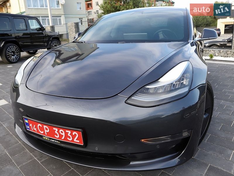 Седан Tesla Model 3 2018 в Дрогобыче