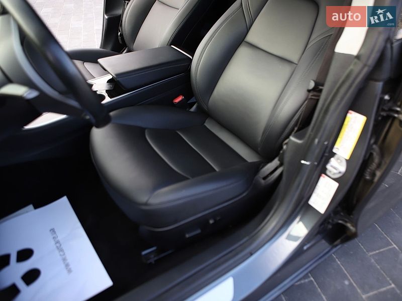 Седан Tesla Model 3 2018 в Дрогобыче