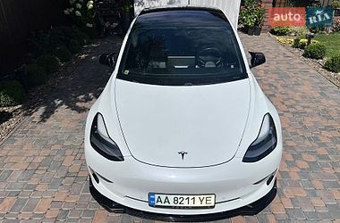 Седан Tesla Model 3 2018 в Киеве