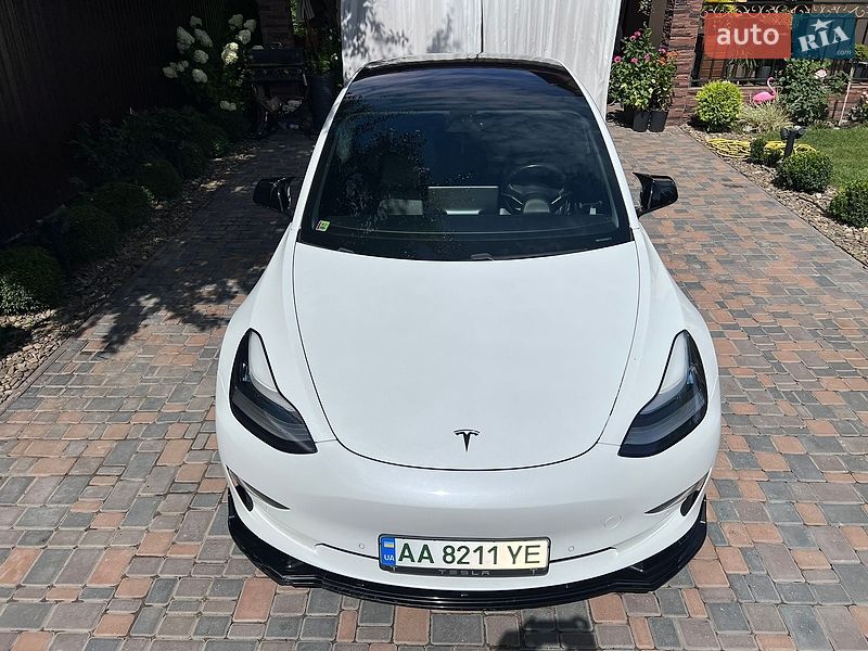 Седан Tesla Model 3 2018 в Киеве