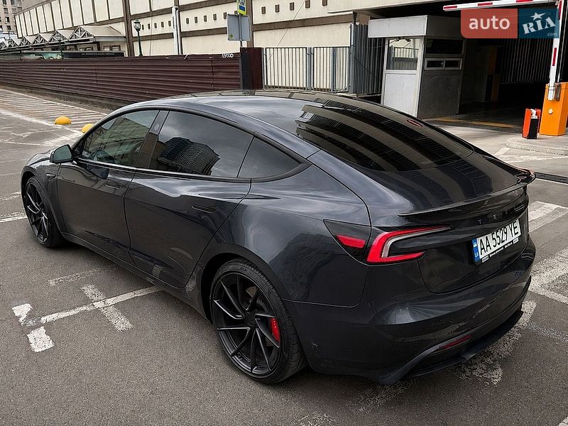 Седан Tesla Model 3 2024 в Киеве