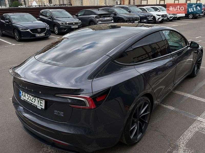 Седан Tesla Model 3 2024 в Киеве