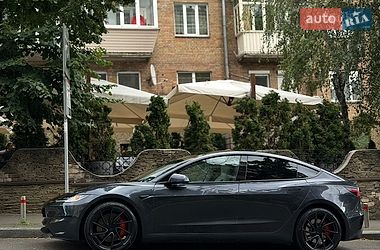 Седан Tesla Model 3 2024 в Киеве