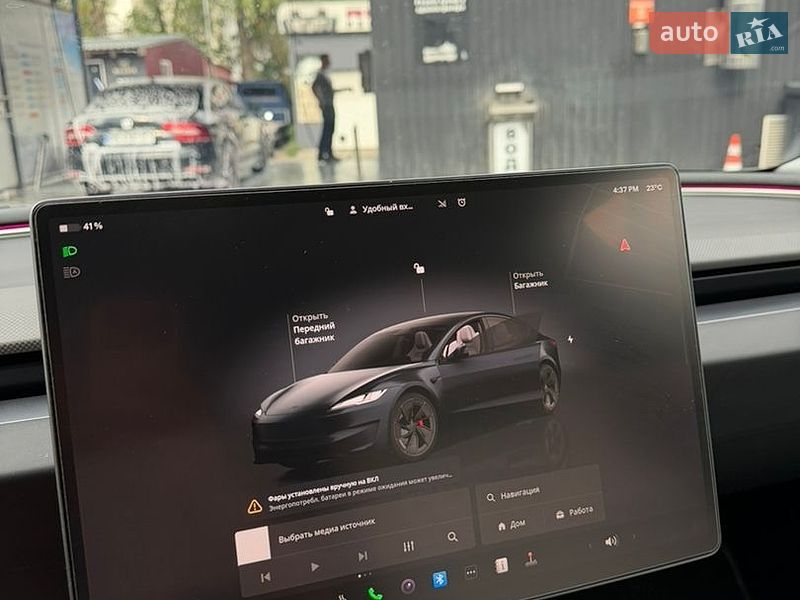 Седан Tesla Model 3 2024 в Киеве