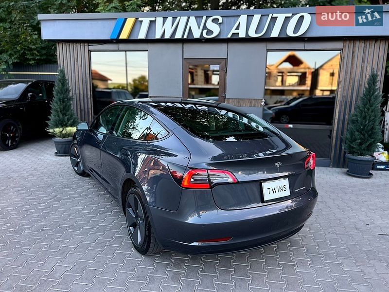 Седан Tesla Model 3 2022 в Одесі