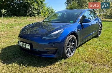 tesla model-3 2023 в Краснокутськ від професійного продавця Сергей