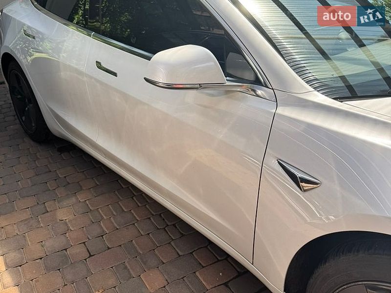Седан Tesla Model 3 2020 в Харкові