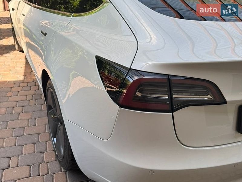 Седан Tesla Model 3 2020 в Харкові