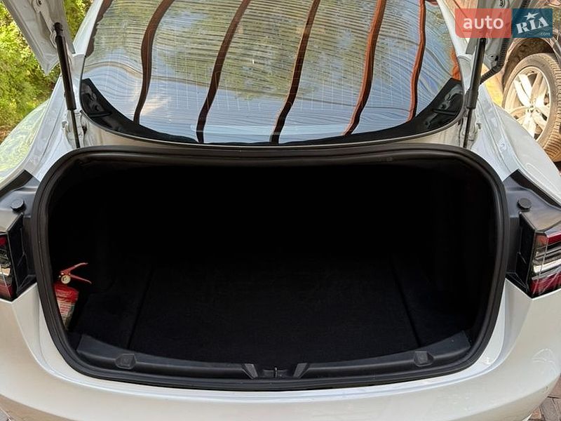 Седан Tesla Model 3 2020 в Харкові