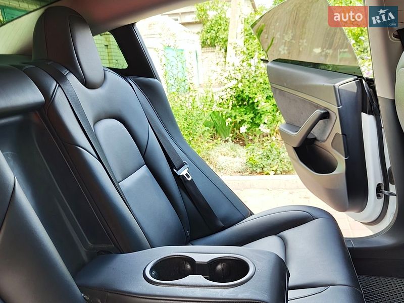 Седан Tesla Model 3 2020 в Миколаєві