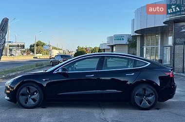 Седан Tesla Model 3 2019 в Львове