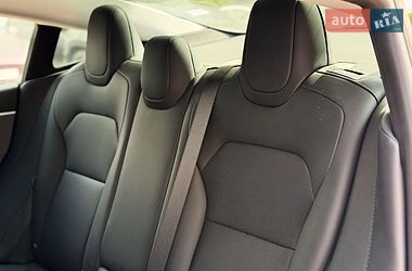 Седан Tesla Model 3 2024 в Києві