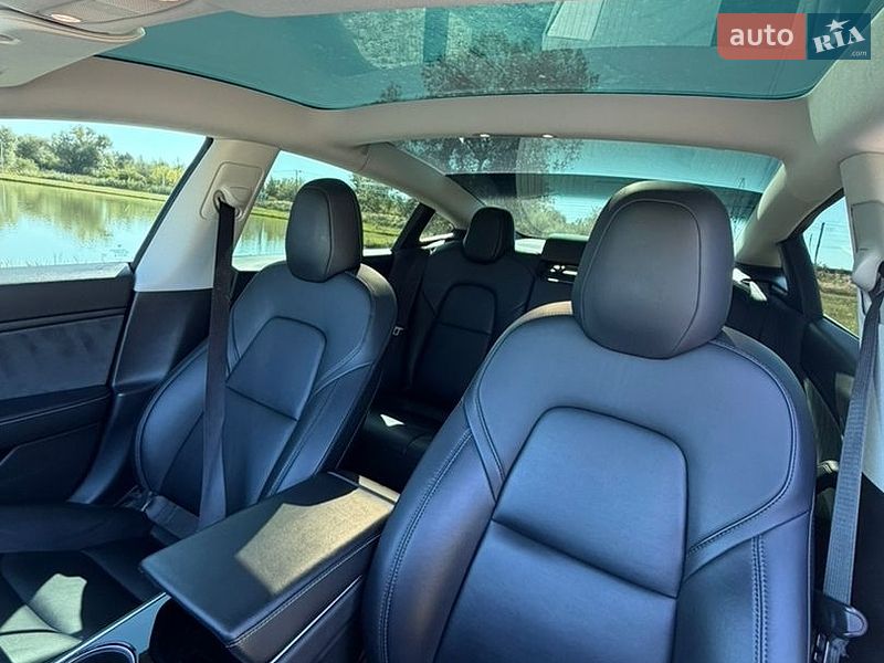Седан Tesla Model 3 2020 в Кам'янці-Бузькій