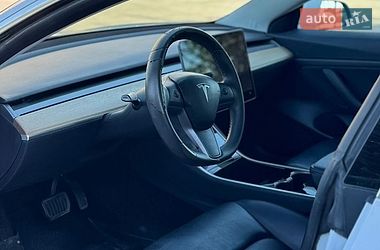 Седан Tesla Model 3 2019 в Луцке