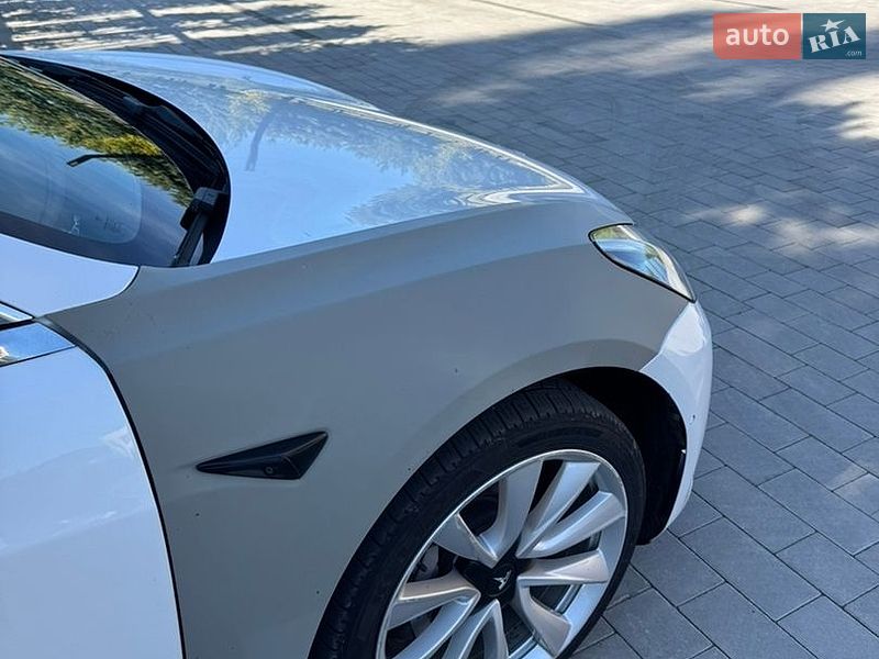 Седан Tesla Model 3 2019 в Луцке