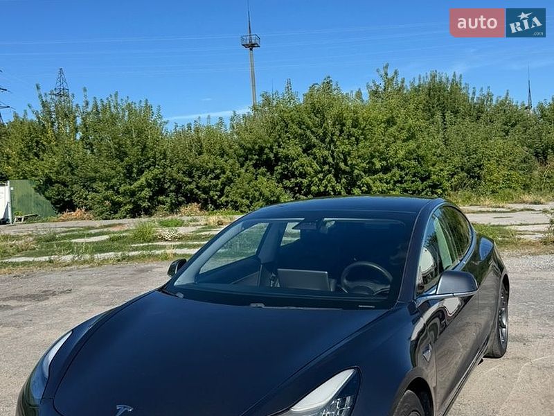 Седан Tesla Model 3 2019 в Виннице