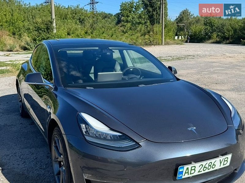 Седан Tesla Model 3 2019 в Виннице