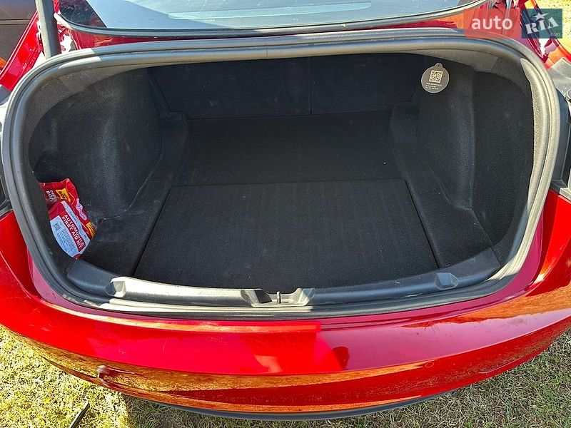 Седан Tesla Model 3 2021 в Львове