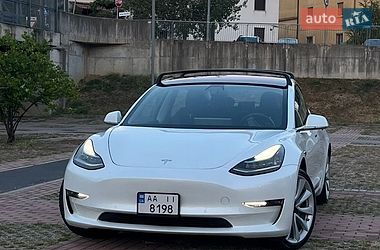 Седан Tesla Model 3 2018 в Киеве Седан Tesla Model 3 2018 в Киеве