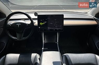 Седан Tesla Model 3 2018 в Києві