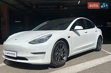 Седан Tesla Model 3 2018 в Києві
