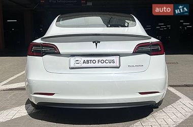 Седан Tesla Model 3 2018 в Києві