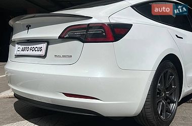 Седан Tesla Model 3 2018 в Києві