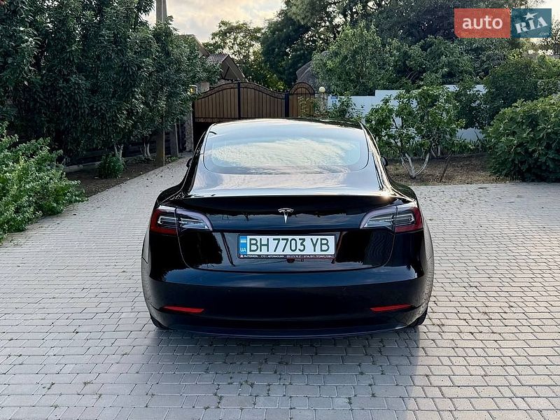 Седан Tesla Model 3 2022 в Одессе